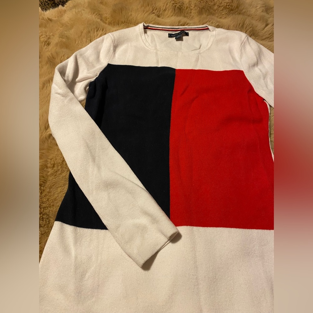 Tommy Hilfiger pulls, vests size large